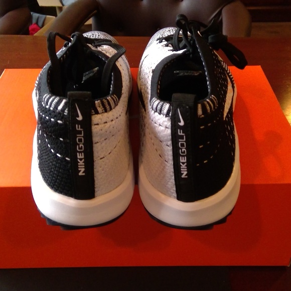 BRAND NEW! Size 13 Nike Flyknit Golf Shoes - Picture 2 of 4
